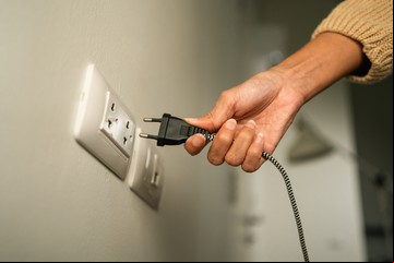 Cortes de luz y golpes de tensión: 3 medidas clave para evitar daños en tus aparatos
