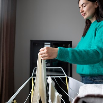 Conocé el truco para ganarle a la lluvia y la humedad: esta es la clave japonesa para secar la ropa