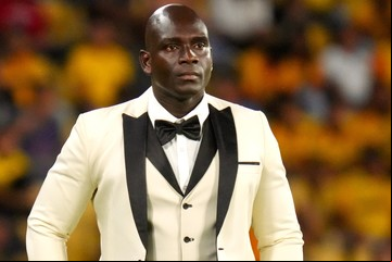 Quién es Segundo Castillo, el elegante DT del Barcelona SC que va por River: aplastó al Corinthians de Ramón Díaz y ahora enfrentará a los de Gallardo en la Libertadores