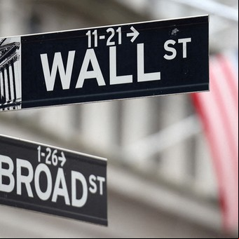 En otro mal día para los mercados globales, la bolsa porteña se hundió más de 6% en dólares  y el riesgo país volvió a los 723 puntos