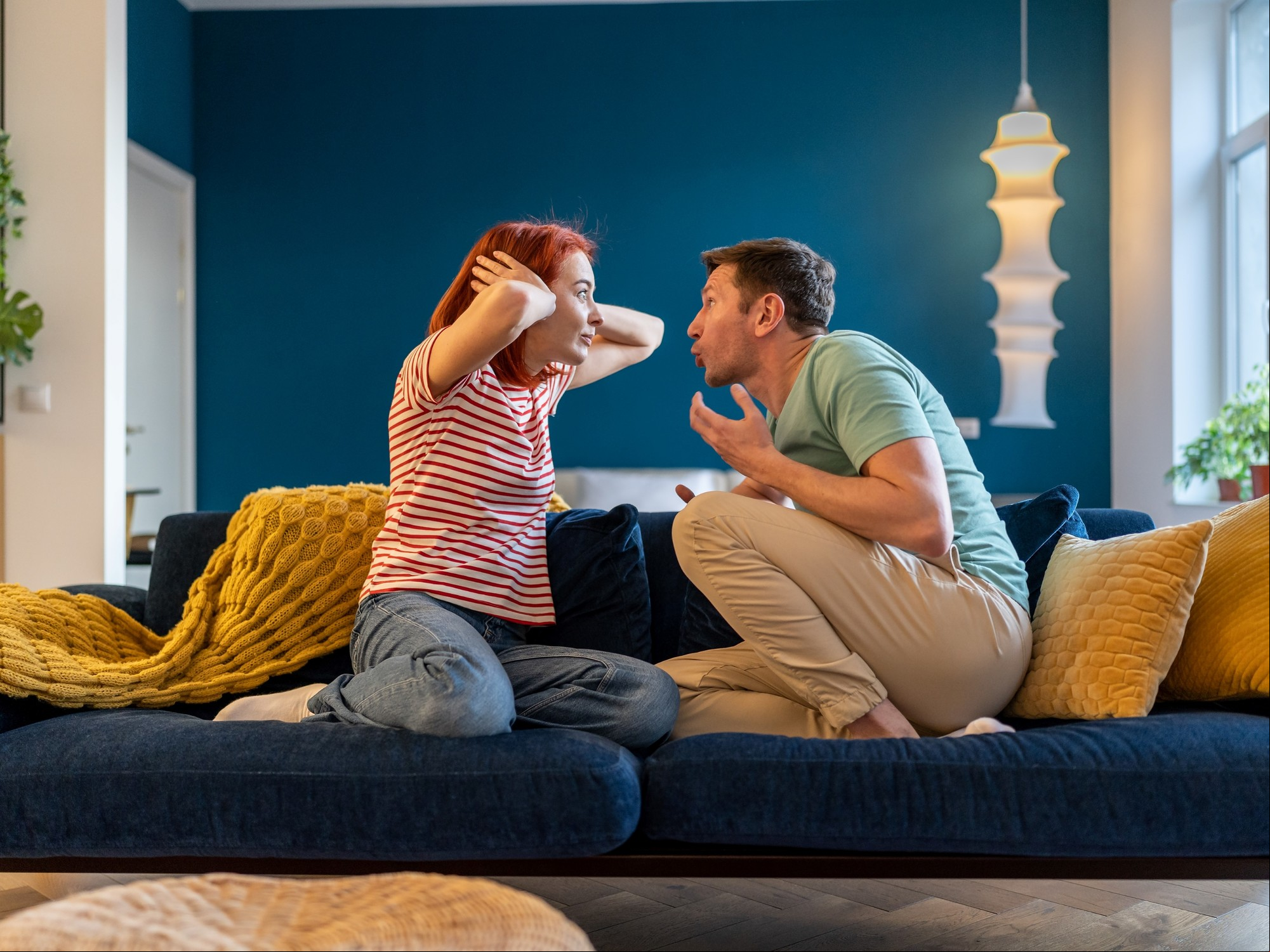 La violencia psicológica y los celos excesivos indican una relación tóxica. Foto: Shutterstock.