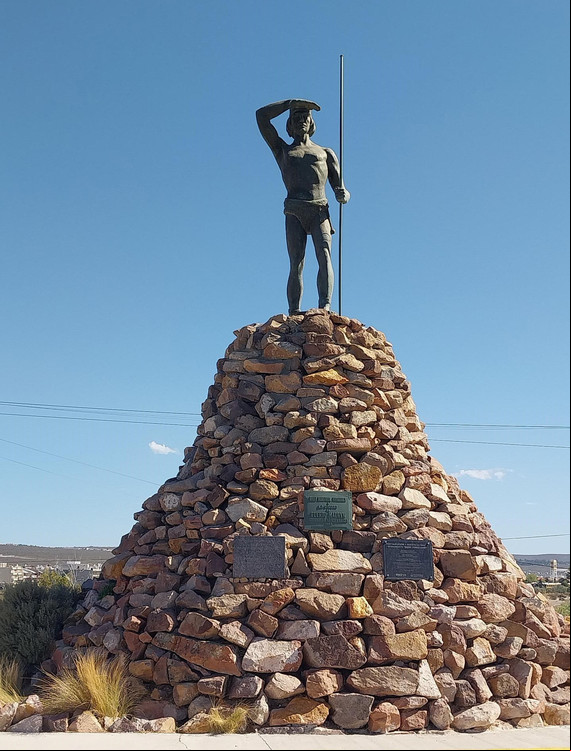 Monumento al Indio Tehuelche, en Punta Loma, Puerto Madryn, Chubut.