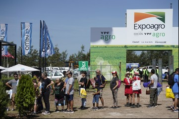 Expoagro: filas en los bancos para sacar créditos en medio de la incertidumbre global