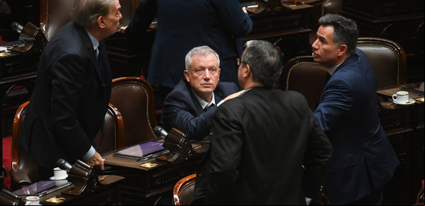 La oposición cierra filas, avanza con la comisión del escándalo cripto y prepara otro golpe para quedarse con la AGN