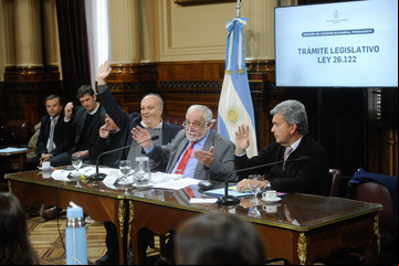 DNU de acuerdo con el FMI: el oficialismo acelera el tratamiento en el Congreso