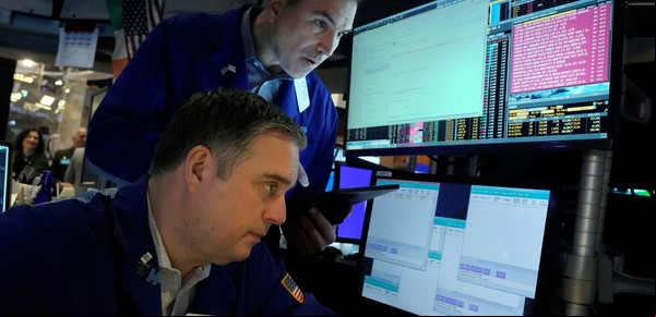 El mal humor global y los cruces en el Congreso por el DNU del FMI, golpearon a las acciones y bonos argentinos