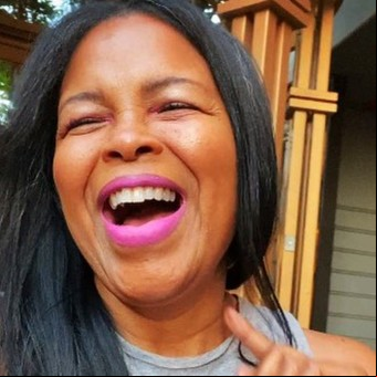 Una famosa cantante de los '90 confesó que vive hace tres años en su auto 