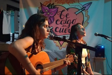 "Te Caigo en Cuero", el colectivo artístico que nació en un cumpleaños