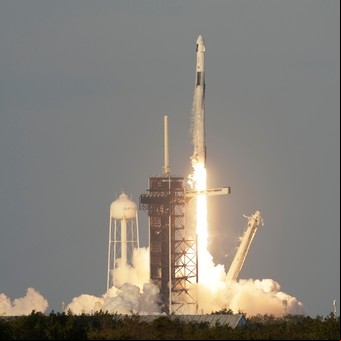 Video: así fue el despegue de SpaceX para rescatar a astronautas de la NASA