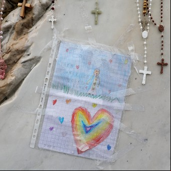El papa Francisco cumple un mes internado y estiman que podría necesitar oxigenación de por vida