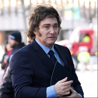 Repudio de FOPEA a los ataques permanentes de Javier Milei contra periodistas
