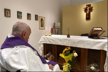 El Vaticano difundió la primera foto del papa Francisco desde su internación hace más de un mes