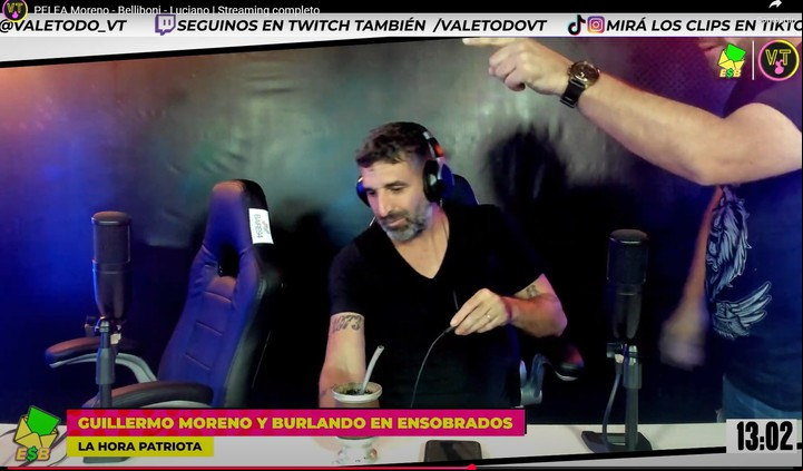 Diego Moranzoni, enojado con su compañero de streaming, el libertario Luciano García Maañon.