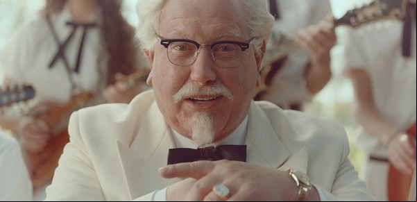 De dormir en un auto a multimillonario: cómo se hizo rico Harland Sanders, el dueño de KFC
