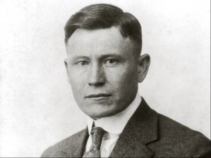 Harland Sanders, en su juventud. Foto: X (@77MASH)