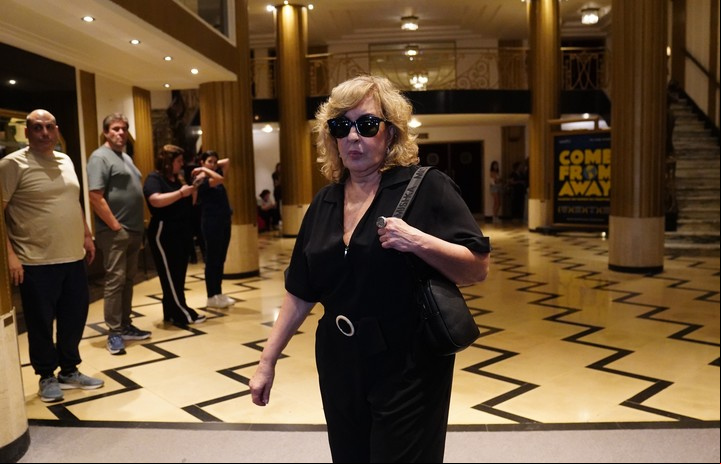 Georgina Barbarossa se acercó a despedir a Antonio Gasalla al Teatro Maipo. Foto Marcelo Carroll