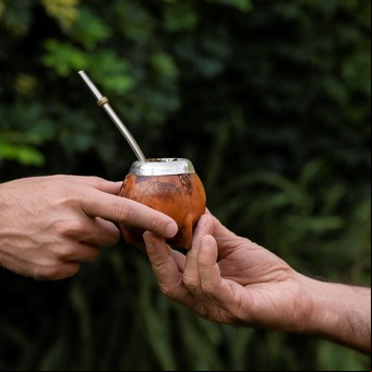 Revolución nacional: un equipo de argentinos diseñó una forma de calentar y mantener la temperatura del agua del mate