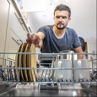 Adiós al secaplatos: el nuevo escurridor compacto que ahorra espacio en tu cocina