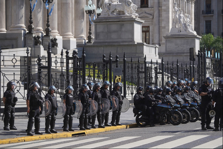 Así está la Plaza del Congreso a minutos del inicio de la marcha. Foto Guillermo Rodriguez Adami