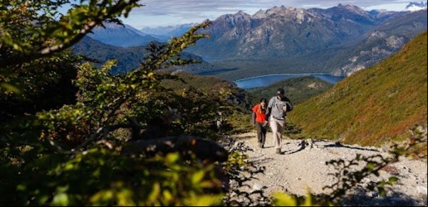 El espectacular paisaje de la Cordillera desde los senderos naturales de Esquel