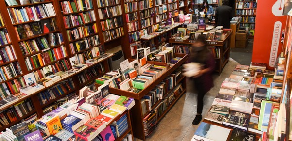 Del país con más librerías de América Latina a la crisis que las empuja al cierre