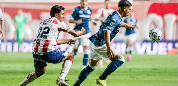 Racing y una épica ante Unión en Santa Fe: Cambeses fue héroe tras la expulsión de Arias y Maravilla Martínez hizo la diferencia