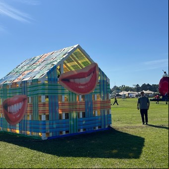 Esculturas gigantes y arte contemporáneo en el 10° aniversario de Lollapalooza