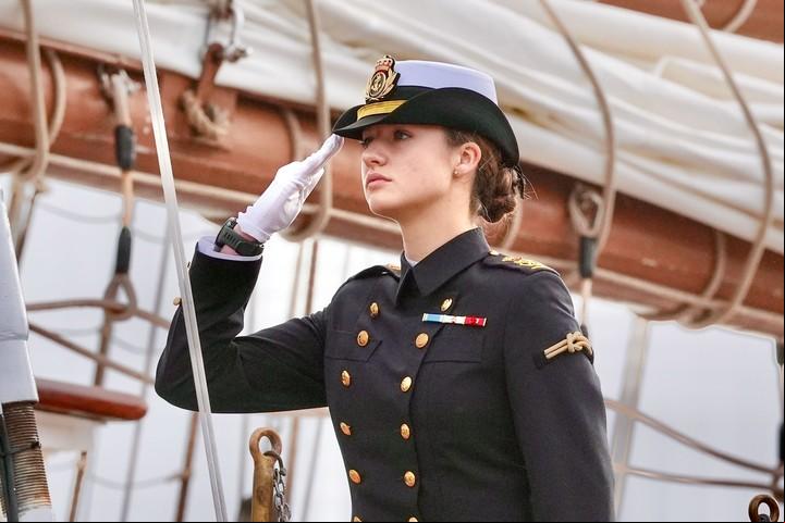 La Princesa de Asturias, Leonor, a bordo del buque escuela de la Armada española Juan Sebastián de Elcano para iniciar la travesía del 97 crucero de instrucción. Foto: EFE