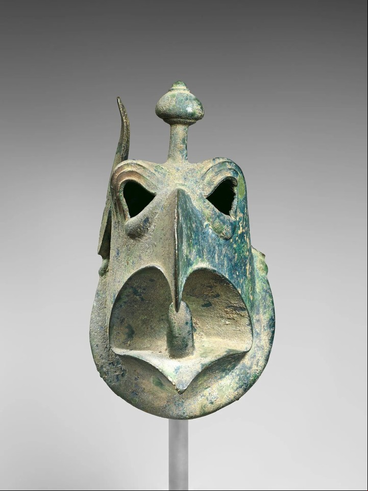 La cabeza de bronce de un grifo del siglo VII a.C., que el Met anunció en febrero que devolvía a Grecia. Foto: via The Metropolitan Museum of Art, Nueva York