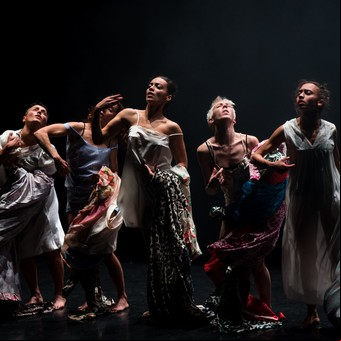 El Centro de Experimentación del Colón comienza su temporada con trabajadores del teatro sobre el escenario y 90 pianistas tocando durante 22 horas