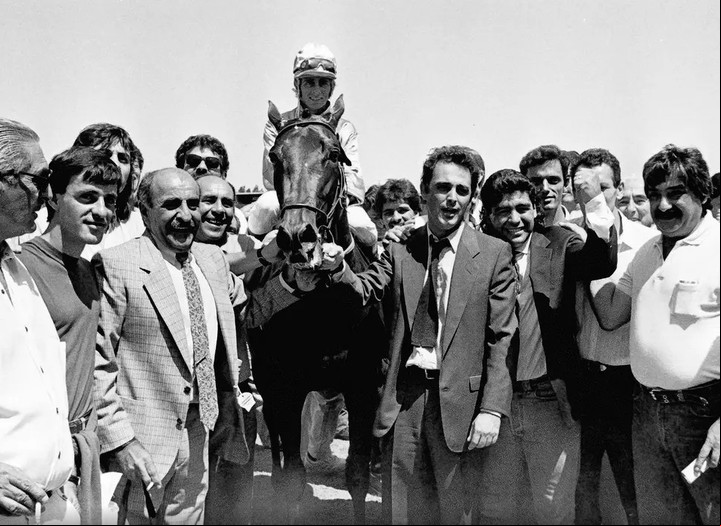 Jorge, arriba del caballo de Maradona: "Diego ganó plata conmigo, con la comisión del premio y la venta", cuenta el jockey.