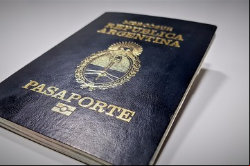 Pasaporte argentino 2025: sus nuevos costos, cómo tramitarlo y 9 países que no lo exigen