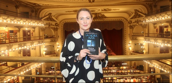 Paula Hawkins en Buenos Aires: Los secretos de "La Hora Azul", su nueva novela