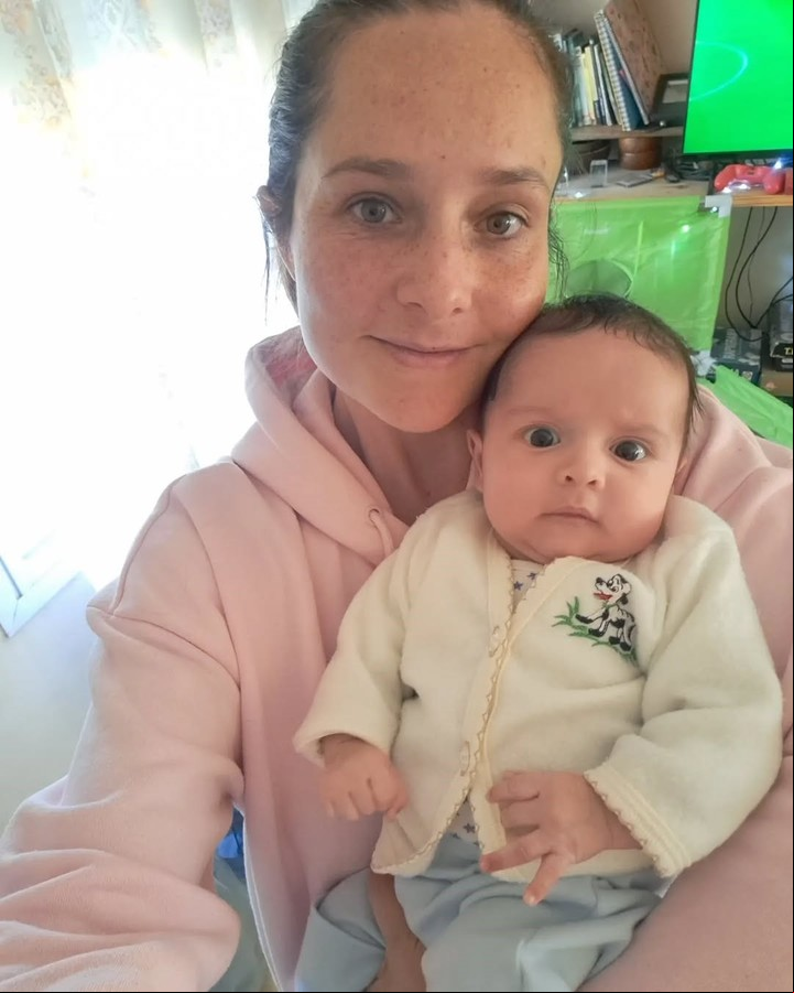 La salud de Angie y Giuliano siempre fue óptima, pese a la insólita situación. Foto gentileza.