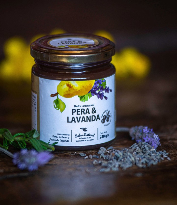 La mermelada de pera y lavanda que crearon a partir de una receta de Dolli Irigoyen. Foto Puentes de Luz
