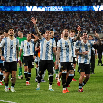 Scaloni ya piensa en los próximos partidos de la Selección Argentina: los 15 jugadores que podrían ser baja en la convocatoria