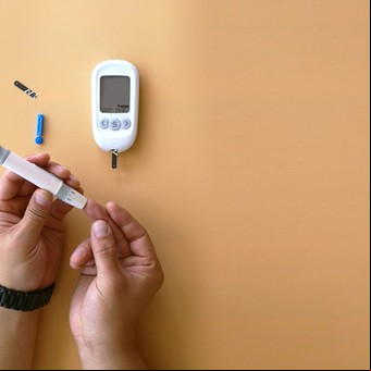 La vitamina esencial que ayuda a controlar la diabetes según expertos
