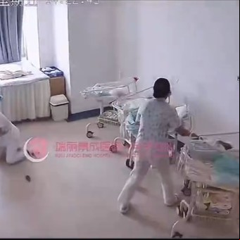 Conmovedor video: dos enfermeras salvan la vida de varios recién nacidos durante mortal terremoto