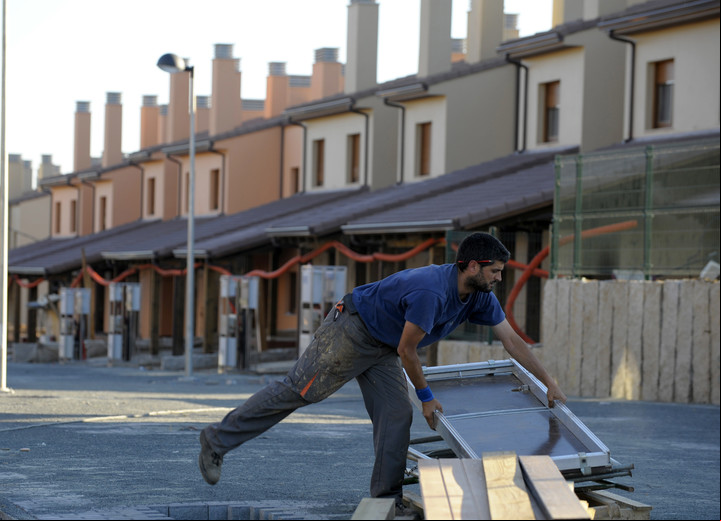 Los extranjeros compraron casi el 15% de las propiedades que se vendieron en España durante el cuarto trimestre de 2024. Foto: AFP