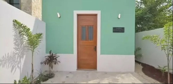 Detrás de esta modesta fachada se esconde una casa llena de maravillas