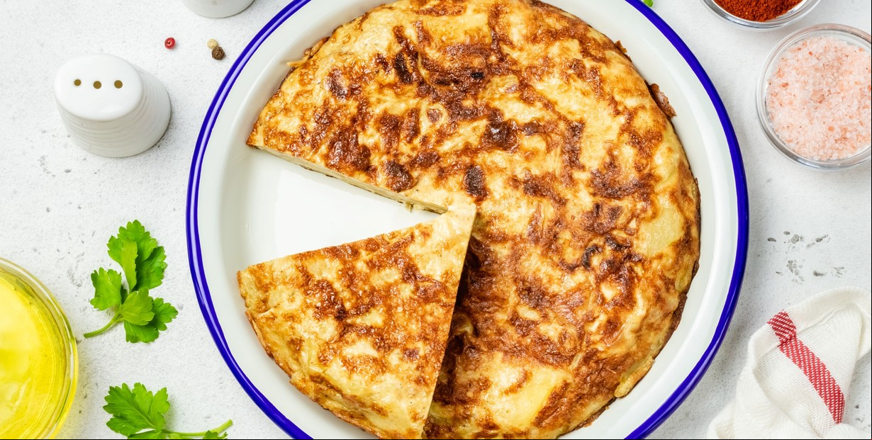 Receta de Tortilla de papa y chorizo colorado
