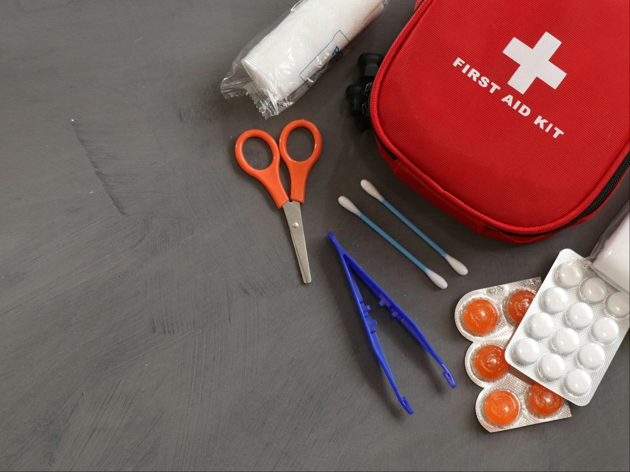 Qué debe tener un kit de emergencia: algunas recomendaciones para una urgencia de salud