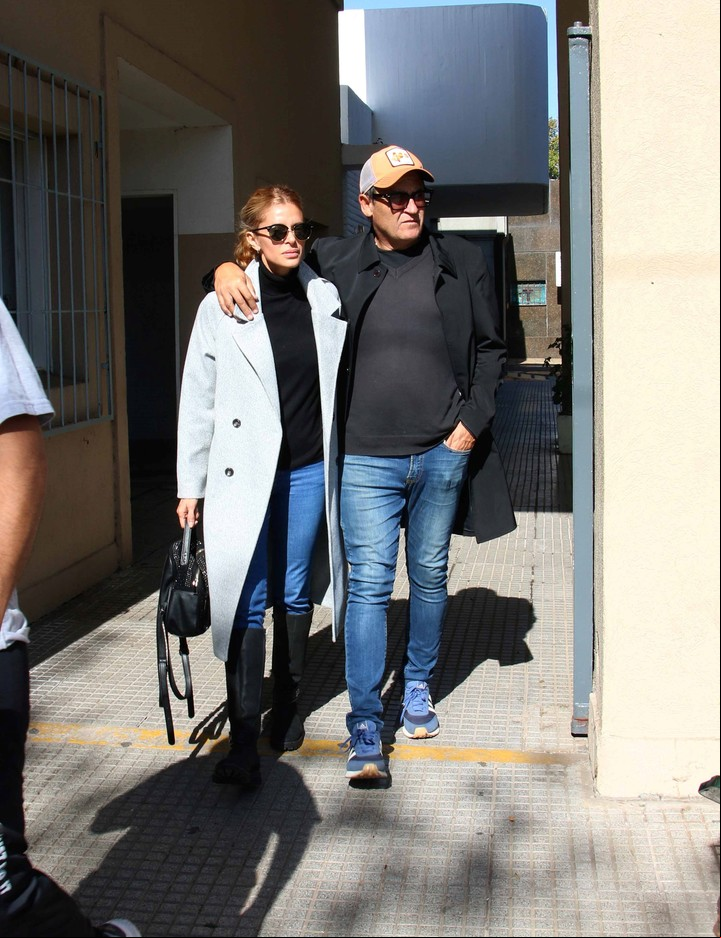 Álvaro Navia y su mujer, Vanina Escudero. Foto: Movilpress.