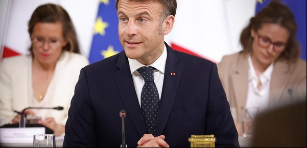Francia: los aranceles de Trump son una "decisión brutal e infundada", dice Macron y urge a las empresas a suspender sus inversiones en Estados Unidos