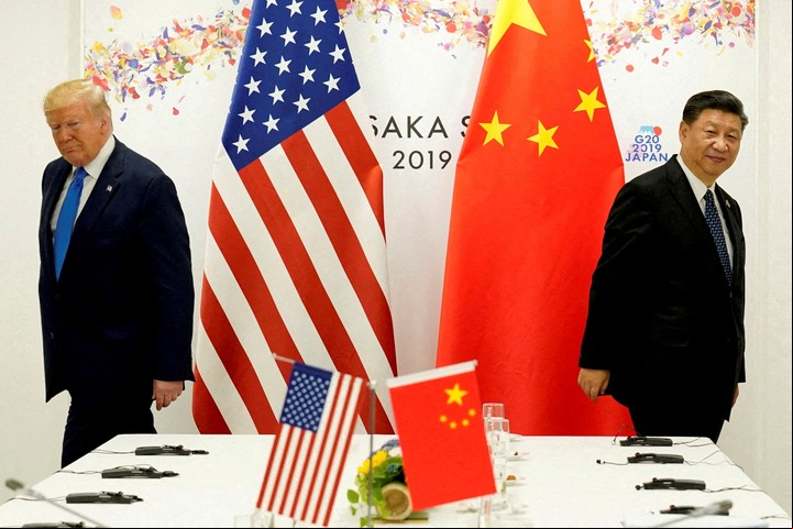 Trump, asiste a una reunión bilateral con el presidente de China, Xi Jinping, durante la cumbre de líderes del G20 en Osaka, Japón, 29 de junio de 2019. REUTERS/Kevin Lamarque