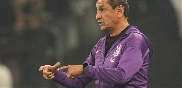 De campeón a despedido en menos de un mes: echaron a Ramón Díaz del Corinthians