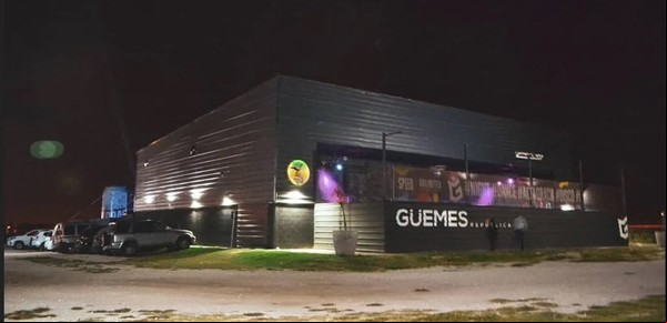 Otro adolescente golpeado en la puerta de un boliche: Fue en Córdoba y le robaron el celular 