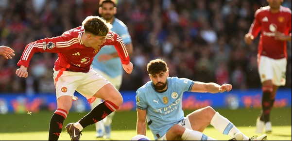 '¿Qué le pasa a Garnacho': en Inglaterra se preguntan por el extremo argentino tras un decepcionante clásico de Manchester entre el United y el City