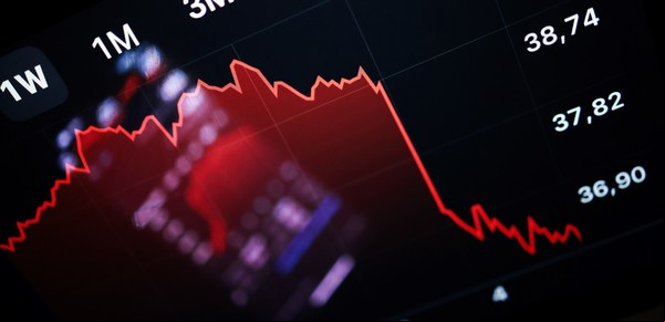 Lunes negro para los mercados: Wall Street moderó su caída y cerró mixta tras importantes bajas en Asia y Europa por los aranceles de Trump