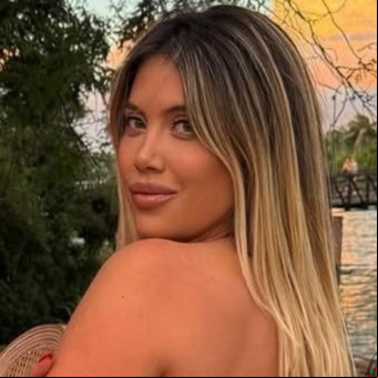 "Mandame una propina": el insólito pedido de Wanda Nara en su cuenta de contenido erótico